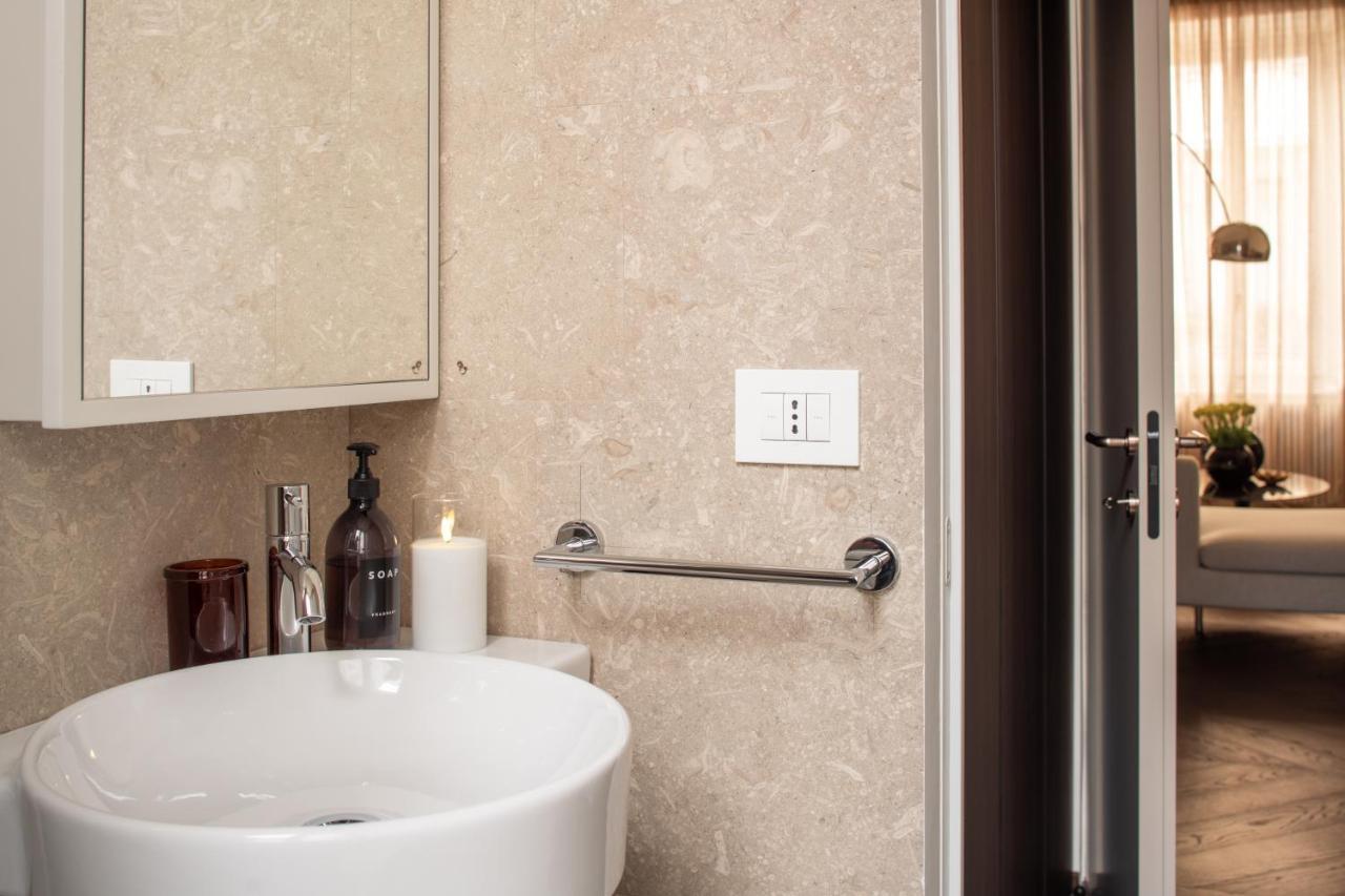 Sant'Ambrogio Luxury Apartment R&R Милано Екстериор снимка